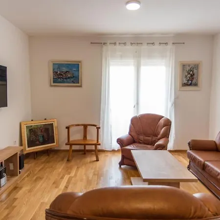 Sunny Hill Ljubovic Apartment