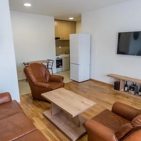 Sunny Hill Ljubovic *