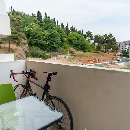 Апартаменты Sunny Hill Ljubovic